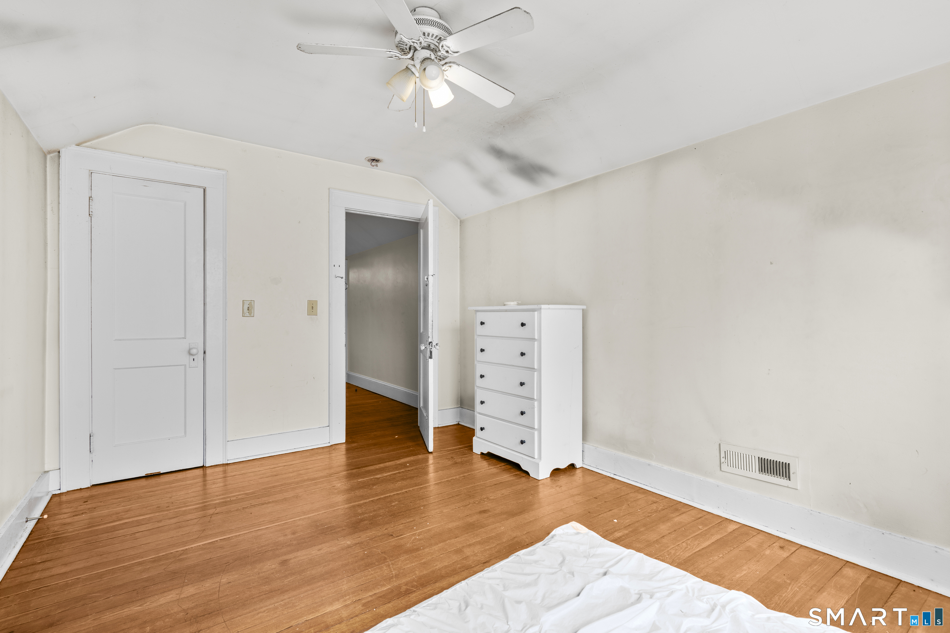 39 Oakridge Street Norwich CT 06360