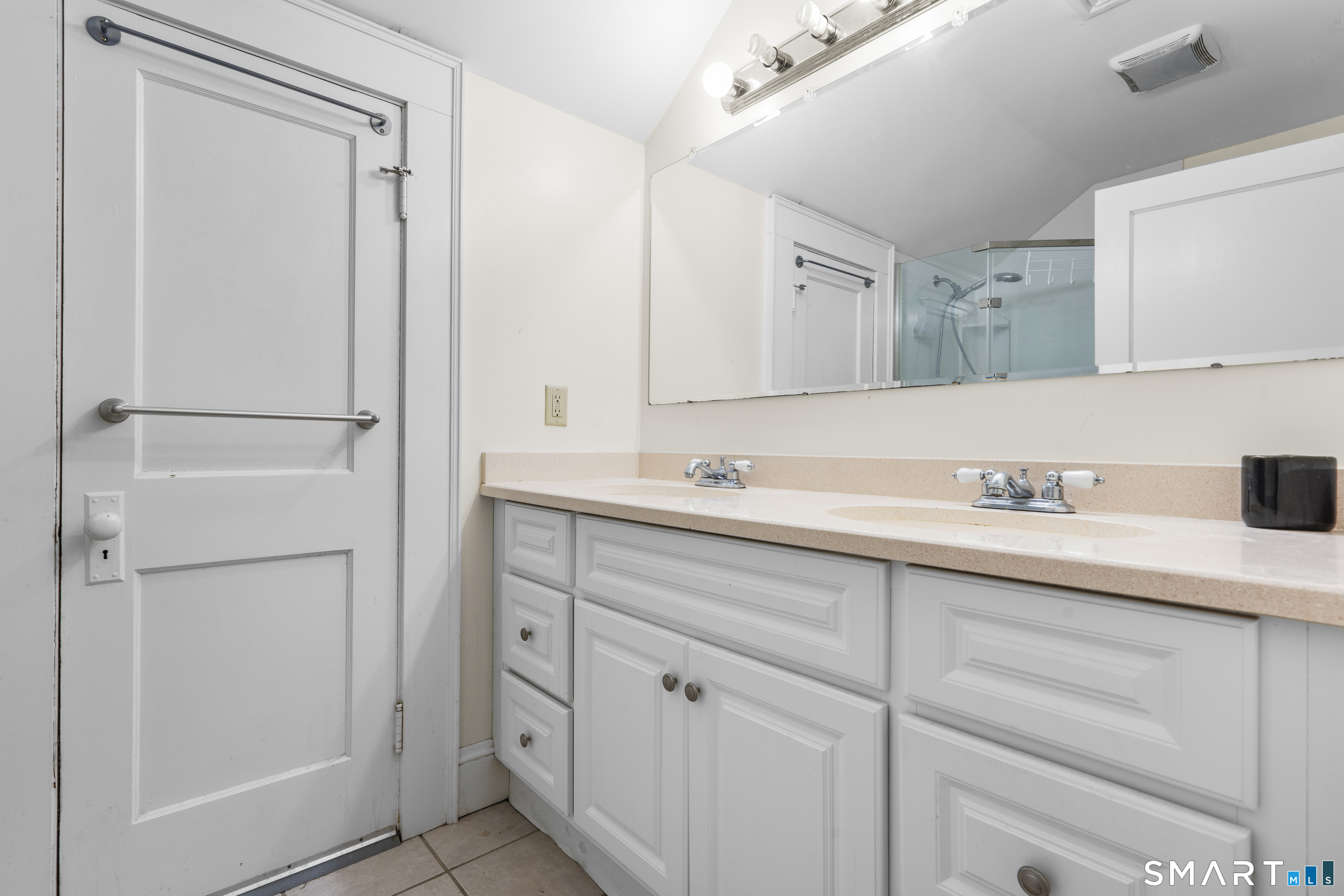 39 Oakridge Street Norwich CT 06360