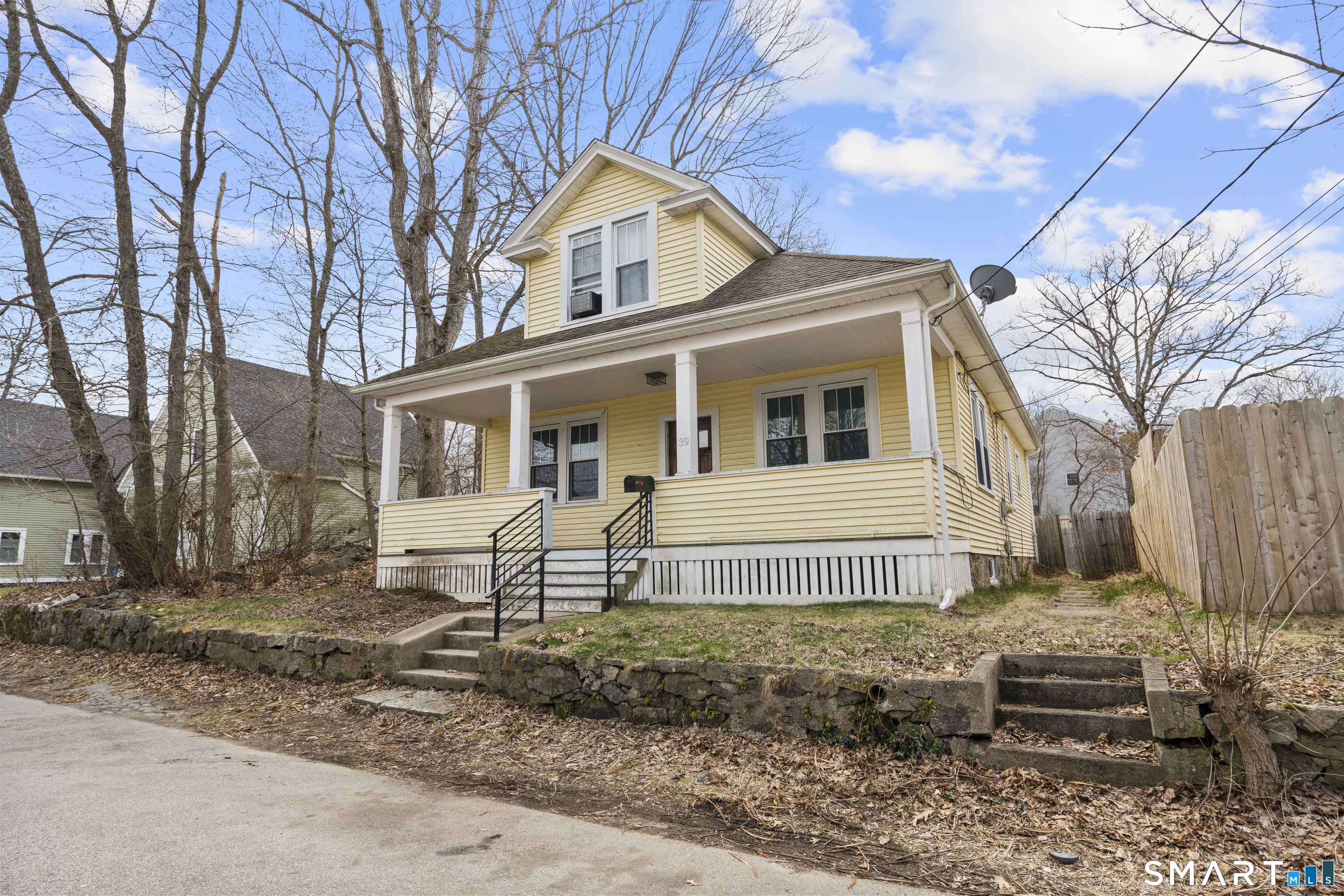 39 Oakridge Street Norwich CT 06360