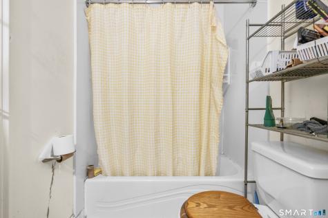 39 Oakridge Street Norwich CT 06360
