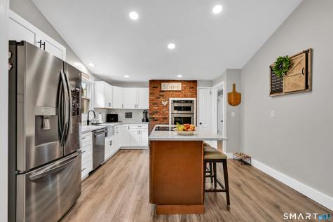37 Madison Lane Simsbury CT 06092