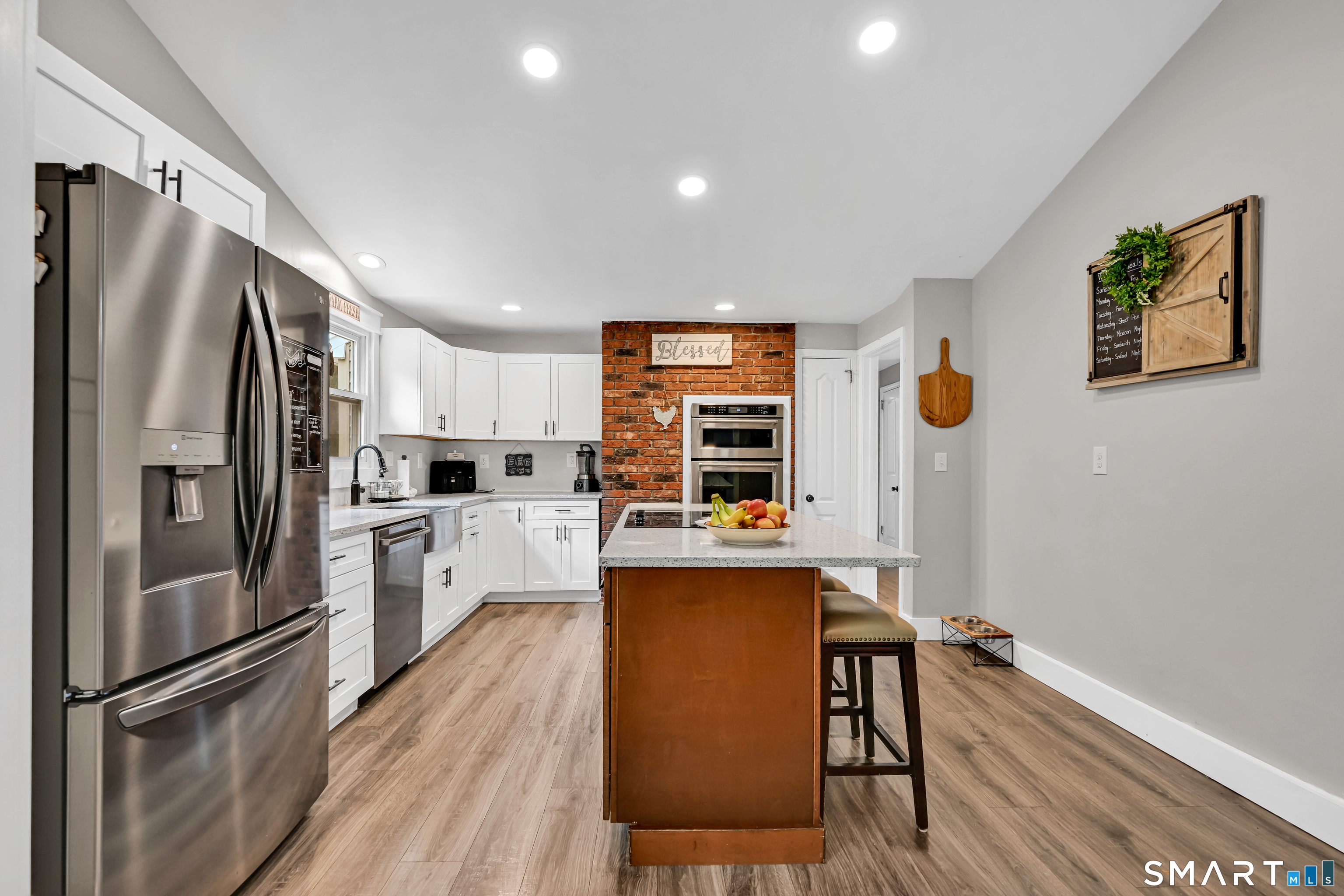 37 Madison Lane Simsbury CT 06092