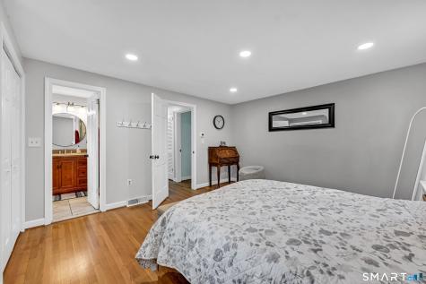 37 Madison Lane Simsbury CT 06092