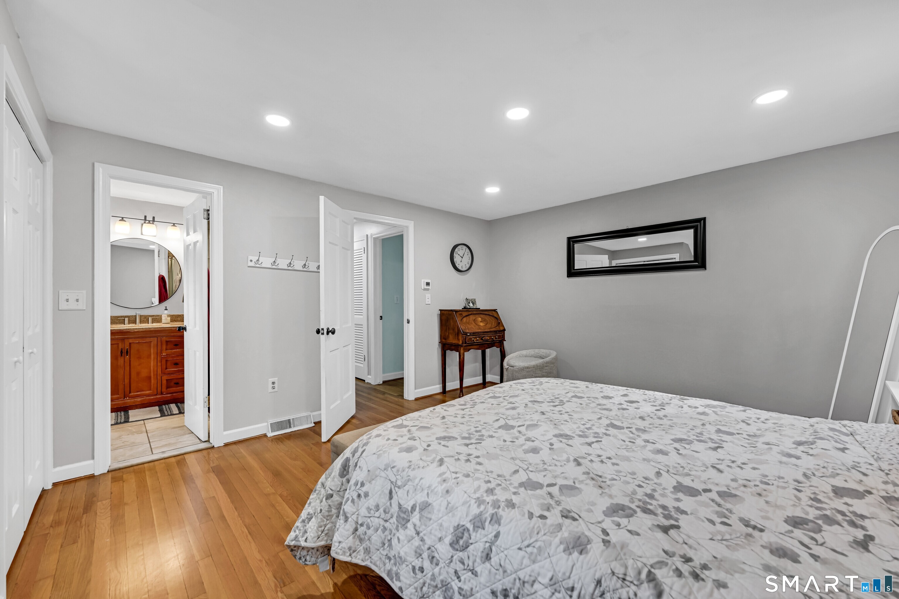 37 Madison Lane Simsbury CT 06092