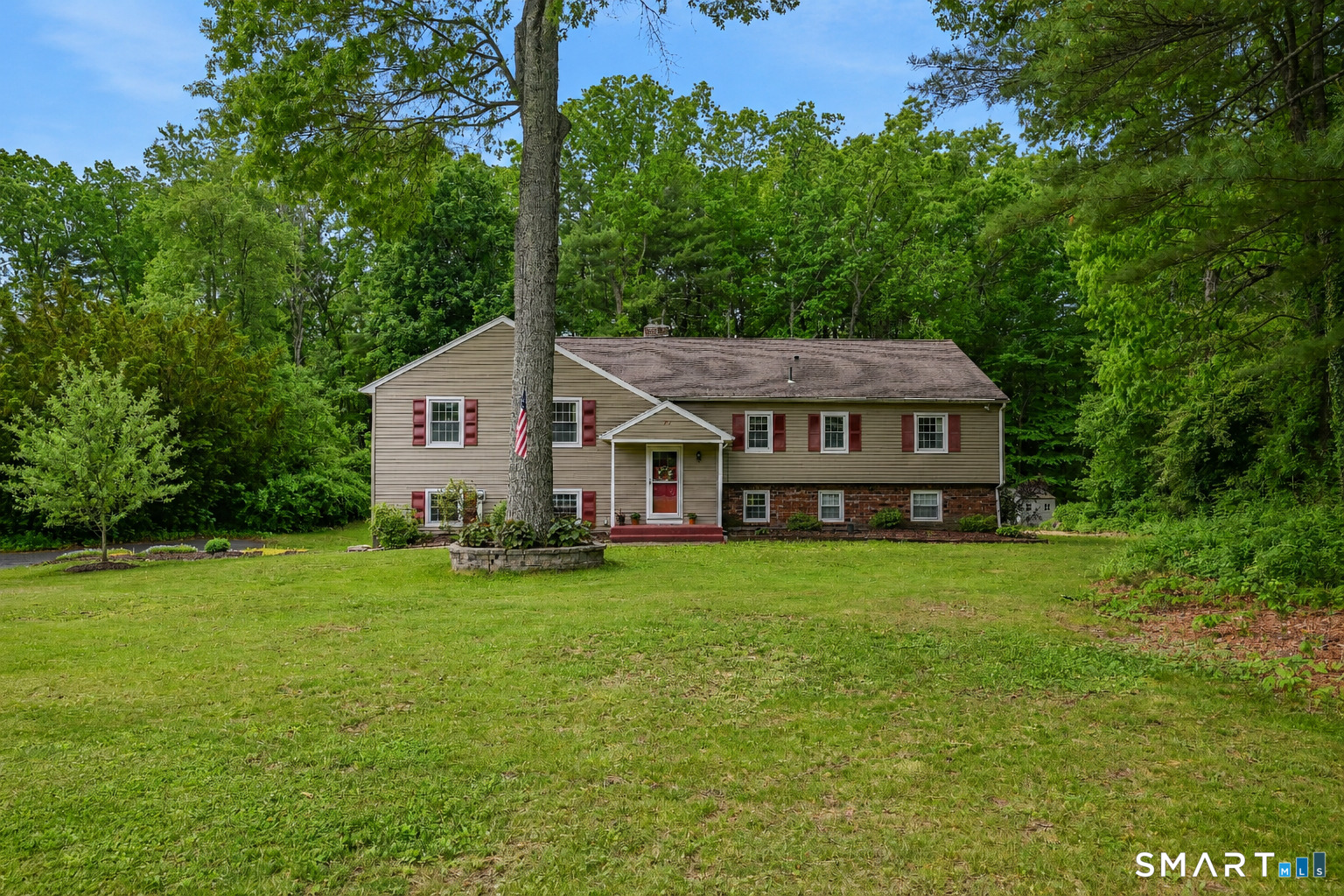 37 Madison Lane Simsbury CT 06092