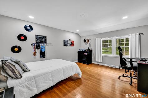 37 Madison Lane Simsbury CT 06092