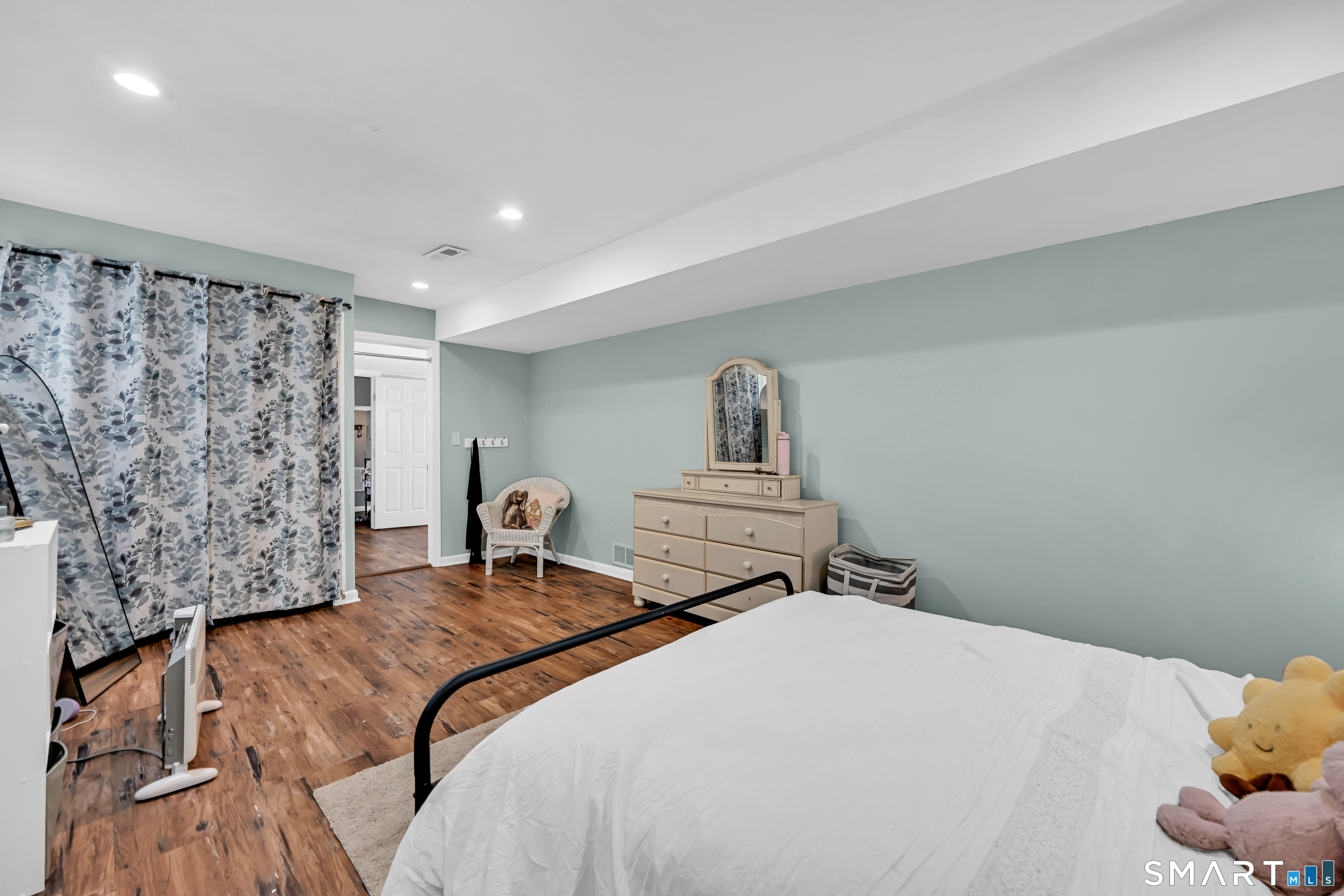 37 Madison Lane Simsbury CT 06092