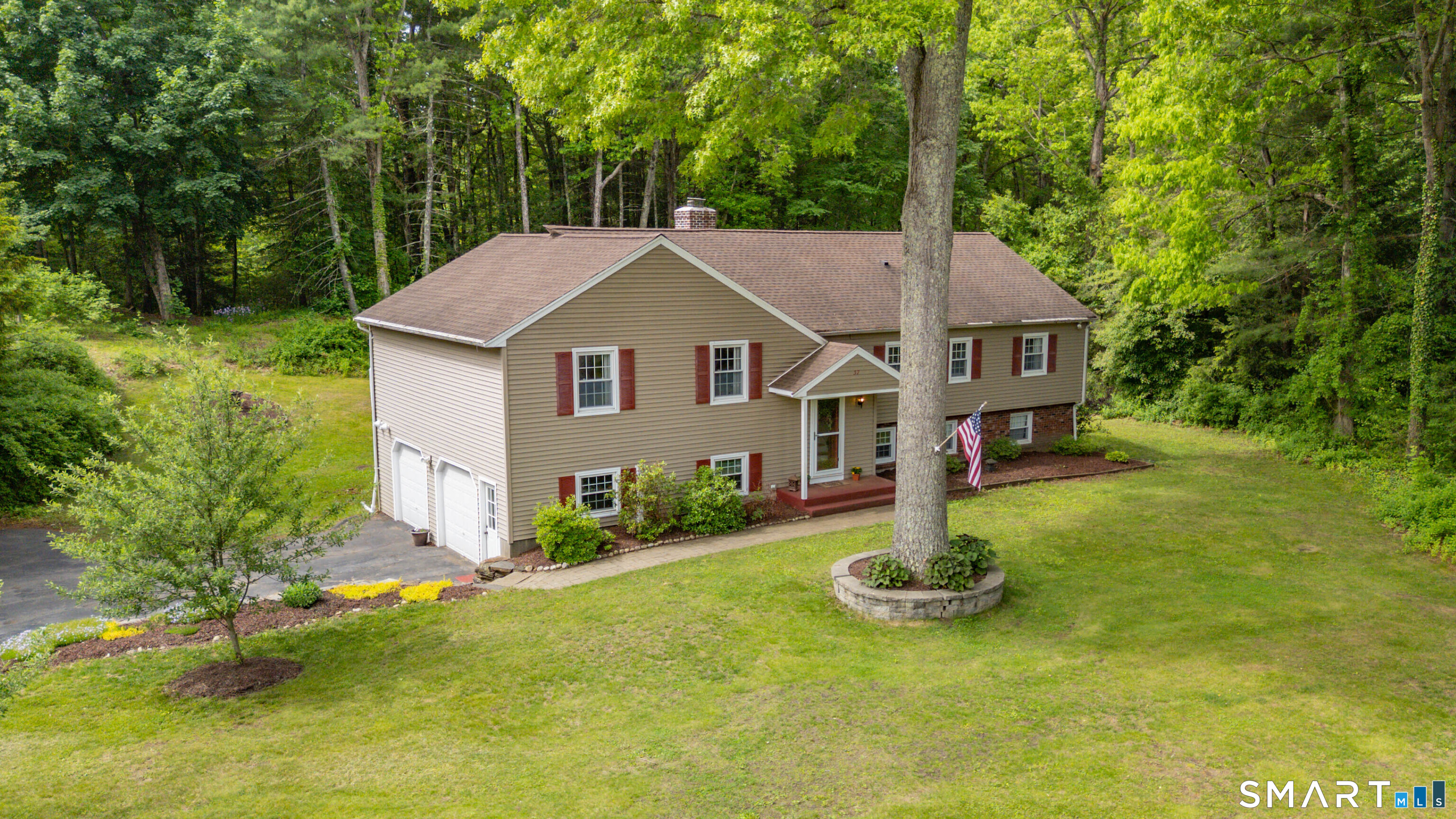 37 Madison Lane Simsbury CT 06092