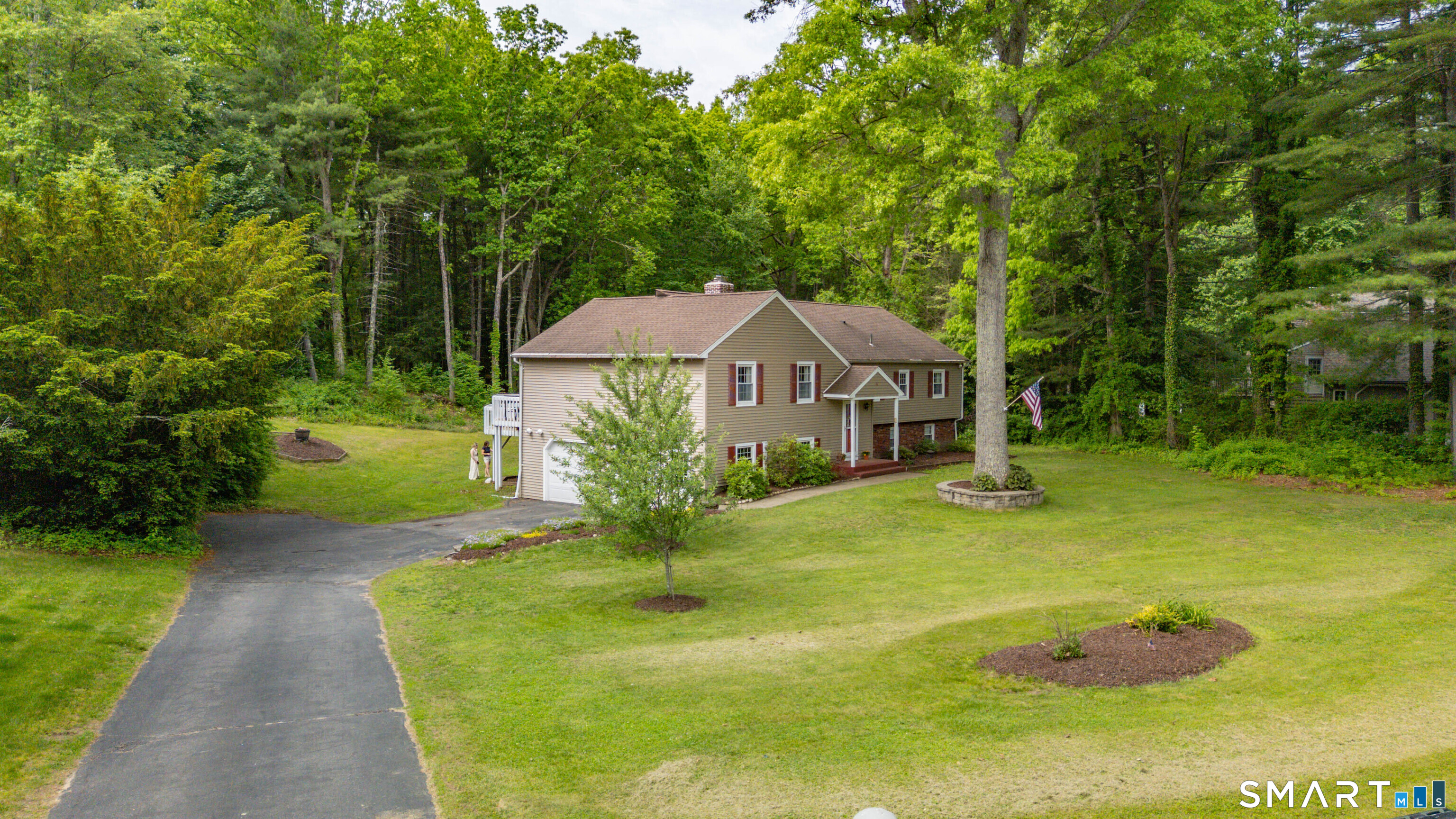 37 Madison Lane Simsbury CT 06092