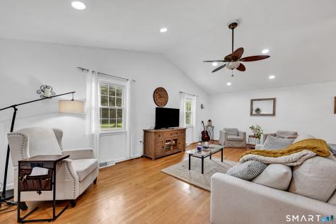 37 Madison Lane Simsbury CT 06092
