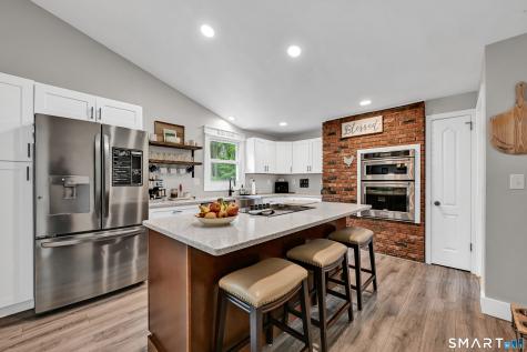 37 Madison Lane Simsbury CT 06092