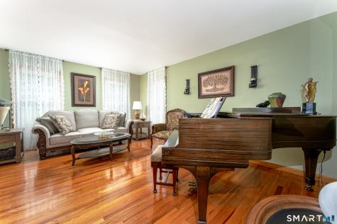 16 Benham Hill Place Hamden CT 06514