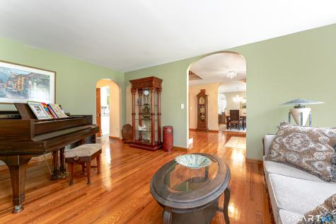 16 Benham Hill Place Hamden CT 06514