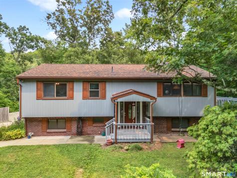 470 Cossaduck Hill Road North Stonington CT 06359
