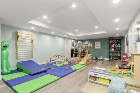 740 Gilbert Highway Fairfield CT 06824