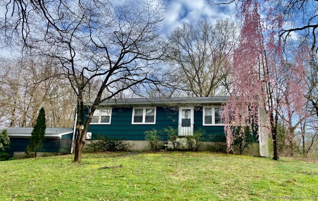 2 Dogwood Terrace Newtown CT 06470