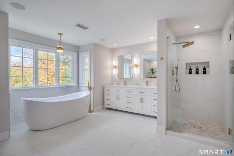 14 Merlins Lane Newtown CT 06470