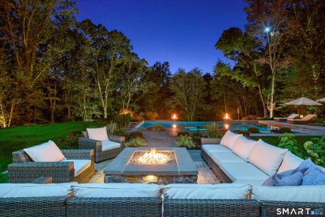 14 Merlins Lane Newtown CT 06470