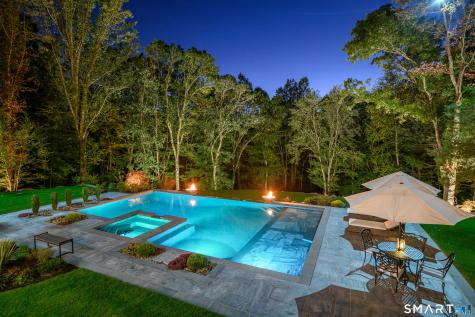 14 Merlins Lane Newtown CT 06470