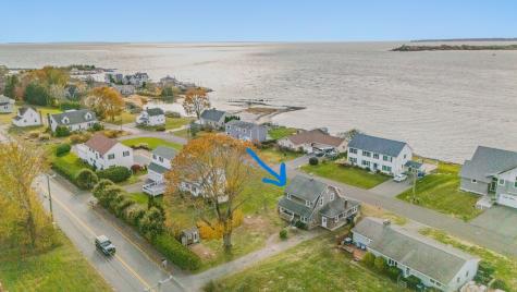 178 Shore Road Waterford CT 06385