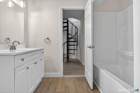 44 Chamberlain Hill Road Middletown CT 06457
