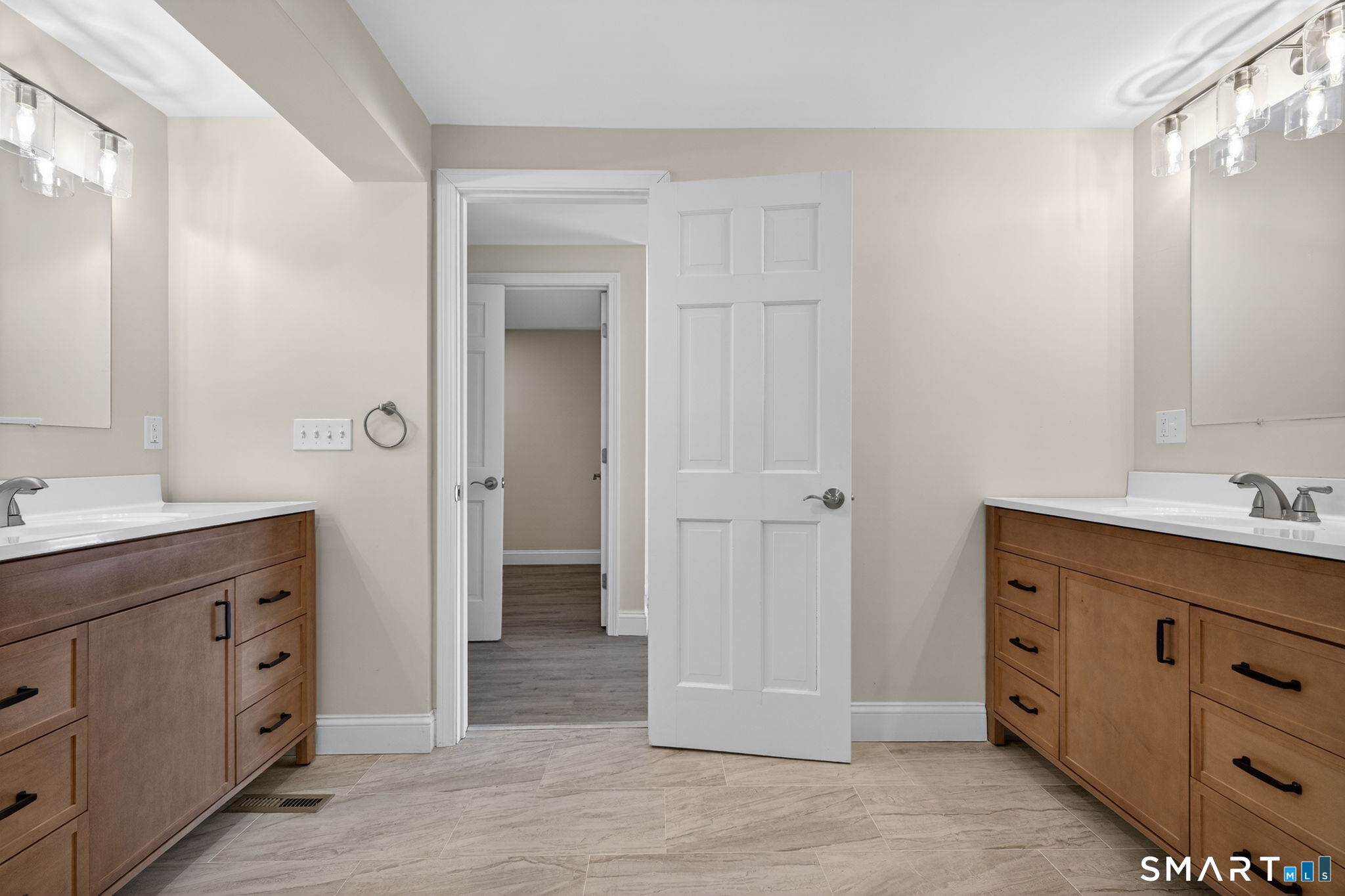 44 Chamberlain Hill Road Middletown CT 06457
