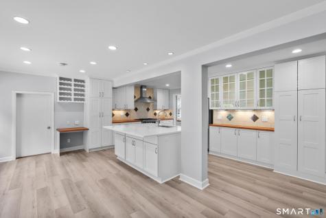 45 Woodridge Circle Trumbull CT 06611