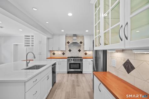 45 Woodridge Circle Trumbull CT 06611