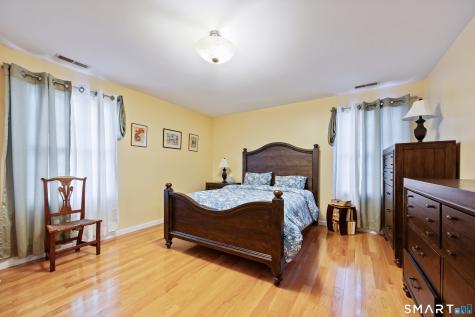 27 Amber Place Waterbury CT 06705