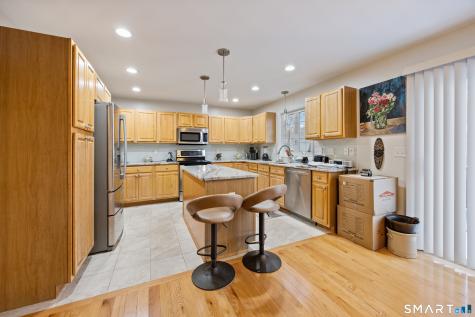 27 Amber Place Waterbury CT 06705