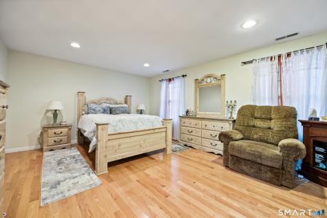 27 Amber Place Waterbury CT 06705