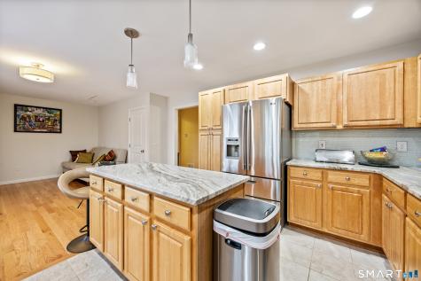 27 Amber Place Waterbury CT 06705
