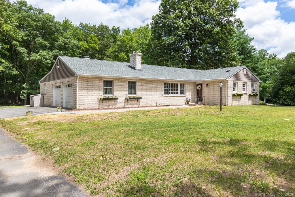102 Russell Road Bethany CT 06524