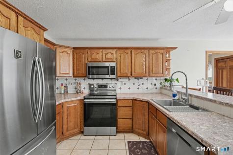 13 Fitzmaurice Circle Windsor CT 06095