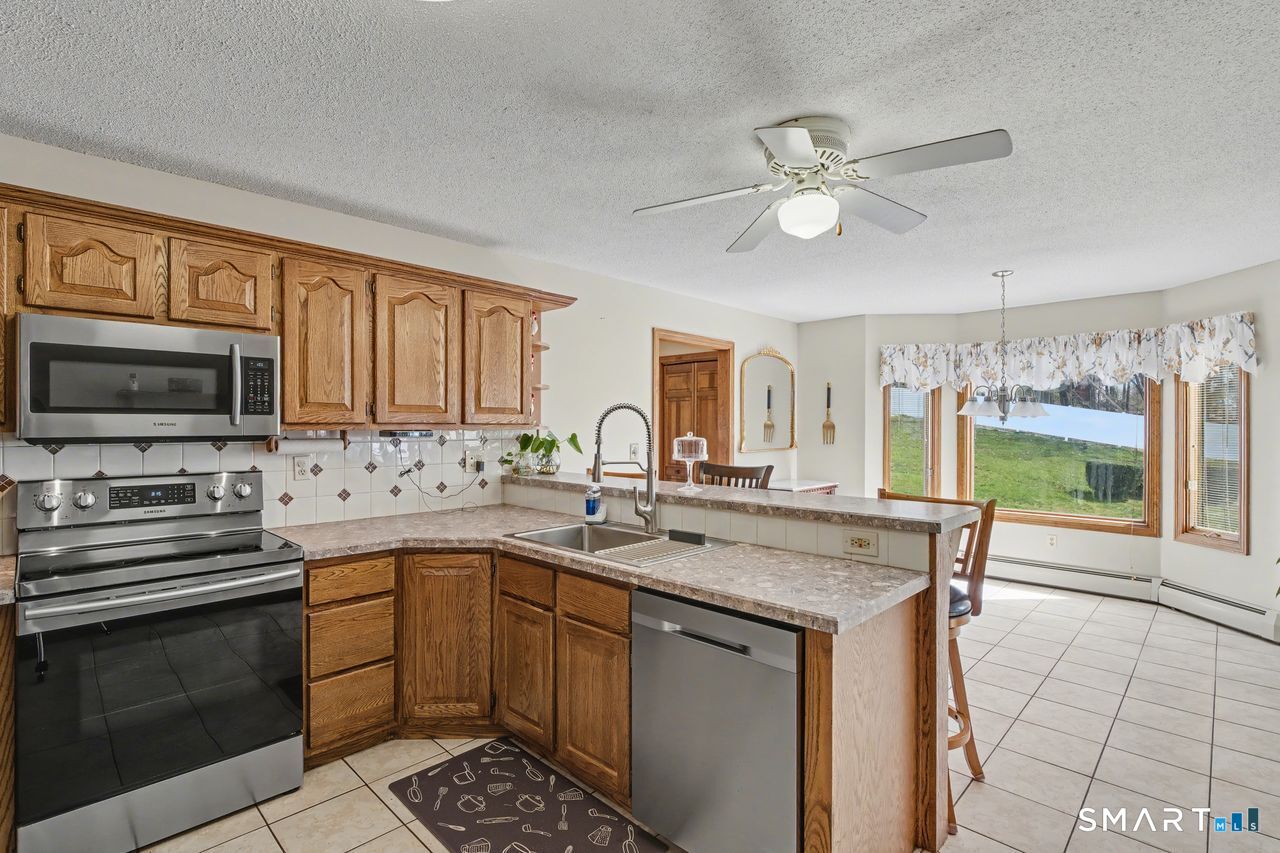 13 Fitzmaurice Circle Windsor CT 06095