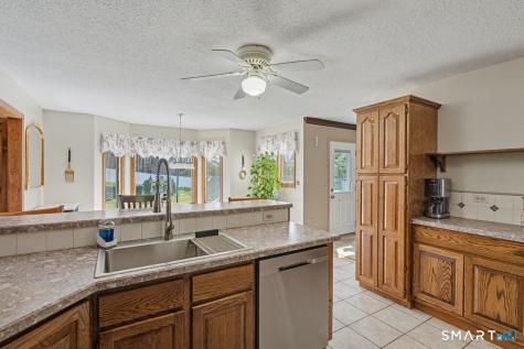 13 Fitzmaurice Circle Windsor CT 06095