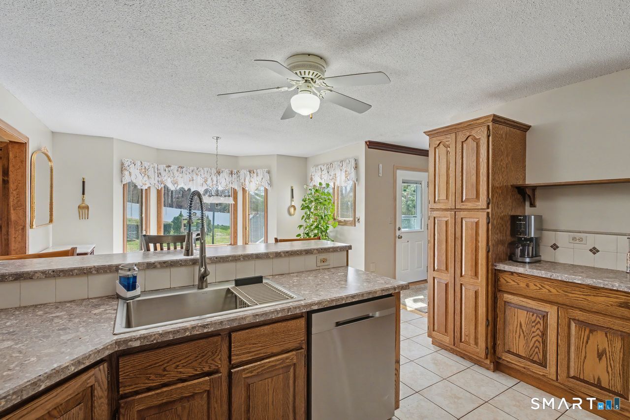 13 Fitzmaurice Circle Windsor CT 06095