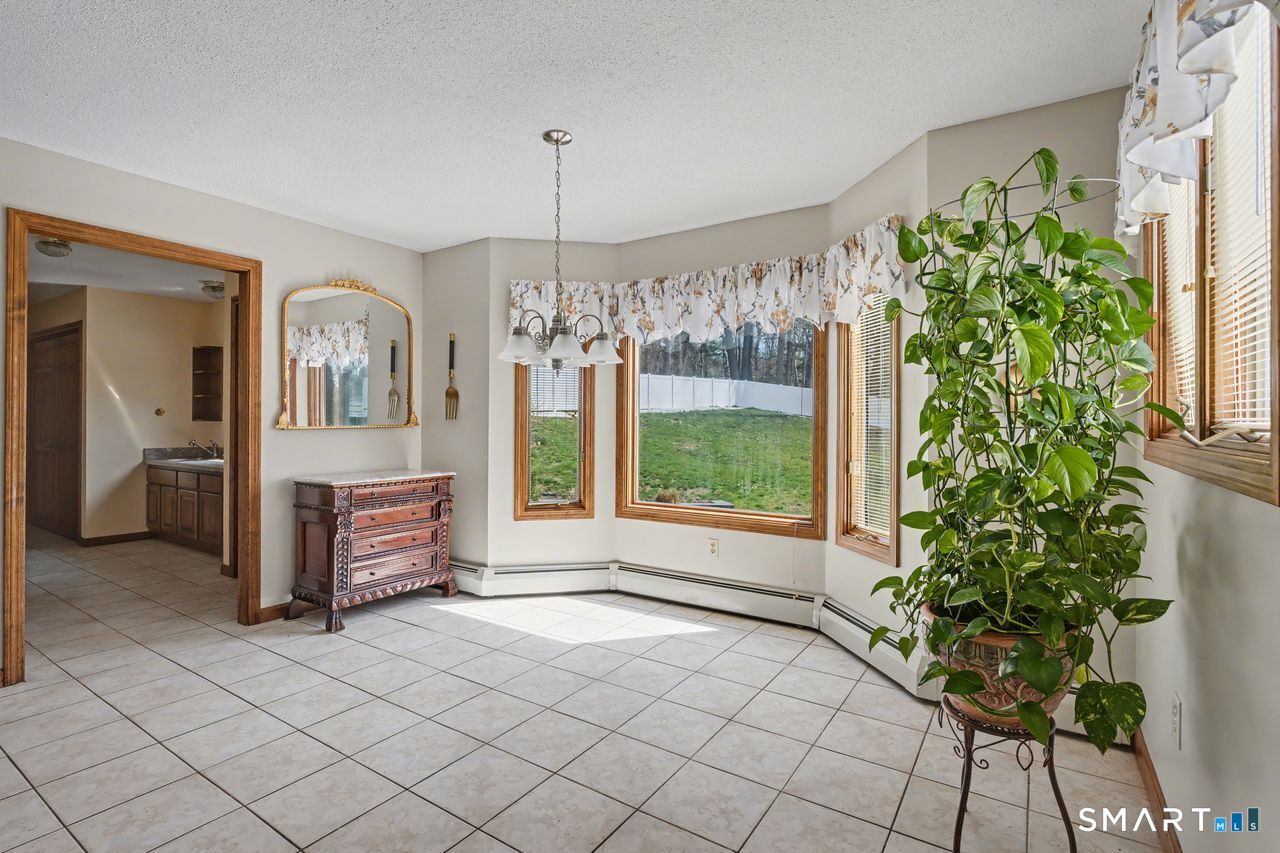 13 Fitzmaurice Circle Windsor CT 06095