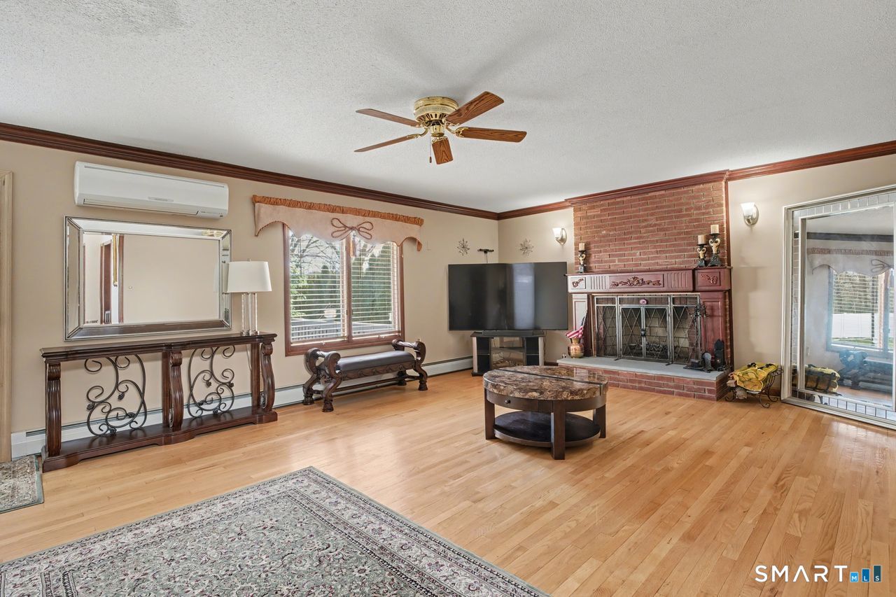 13 Fitzmaurice Circle Windsor CT 06095
