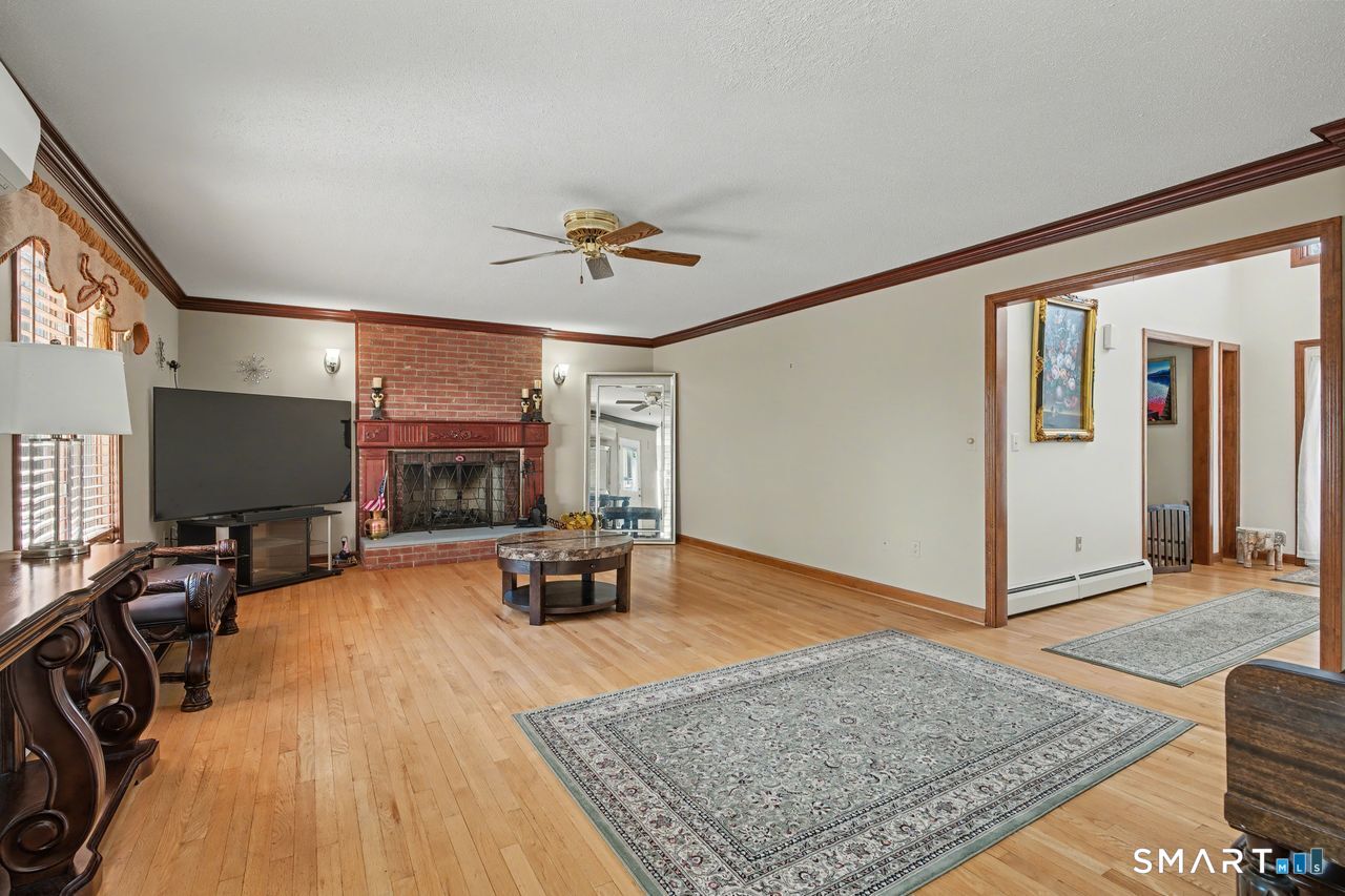 13 Fitzmaurice Circle Windsor CT 06095