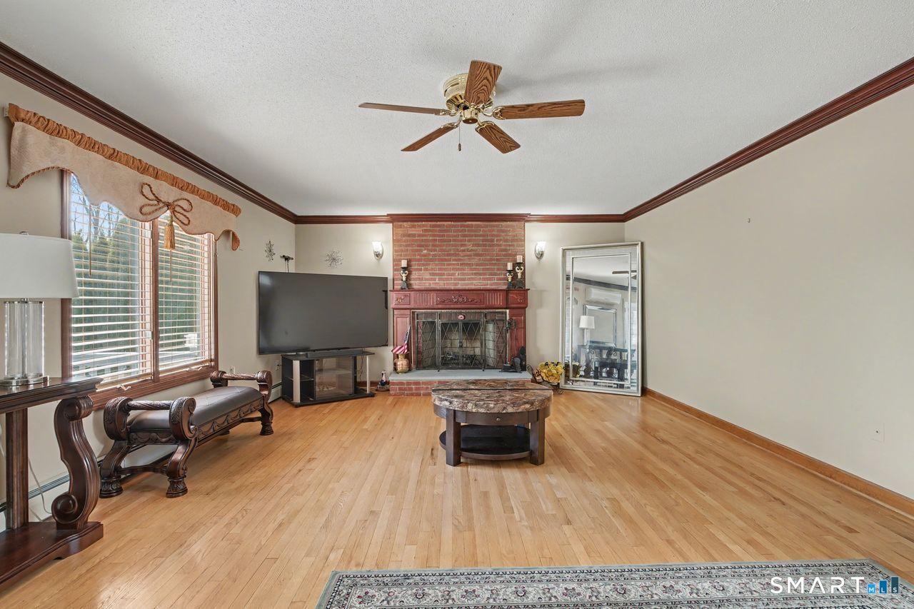 13 Fitzmaurice Circle Windsor CT 06095