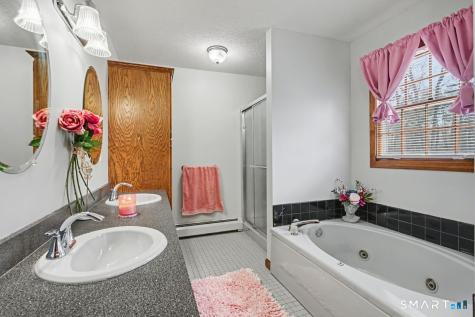 13 Fitzmaurice Circle Windsor CT 06095
