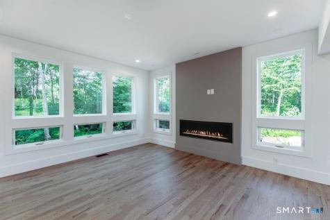 4 Vona Way Newtown CT 06470