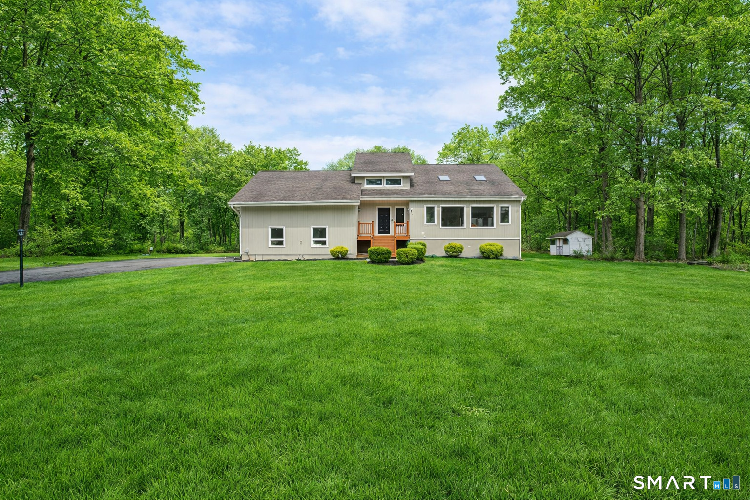 6 Daniels Drive Danbury CT 06811