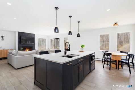 6 Daniels Drive Danbury CT 06811