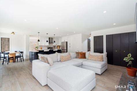 6 Daniels Drive Danbury CT 06811