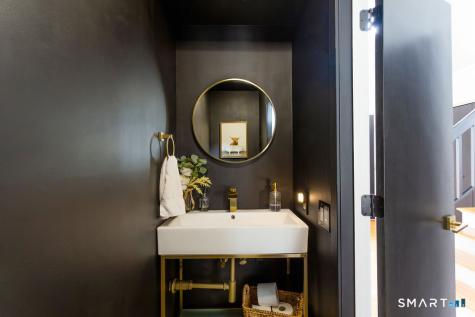 6 Daniels Drive Danbury CT 06811