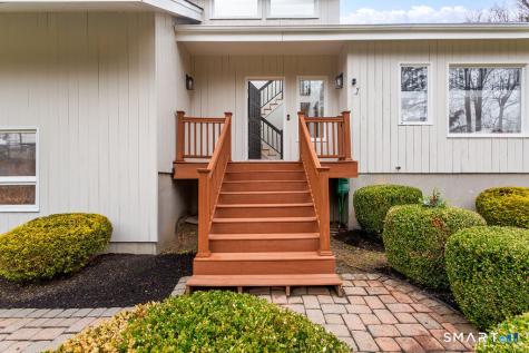 6 Daniels Drive Danbury CT 06811