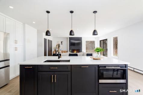 6 Daniels Drive Danbury CT 06811