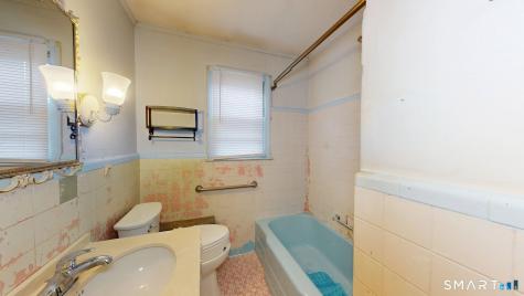 35 Sunset Street New London CT 06320